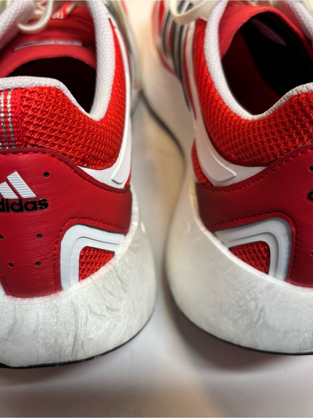 adidas White and Red Low-Top Sneakers with Black Collar - Picture 2 of 8